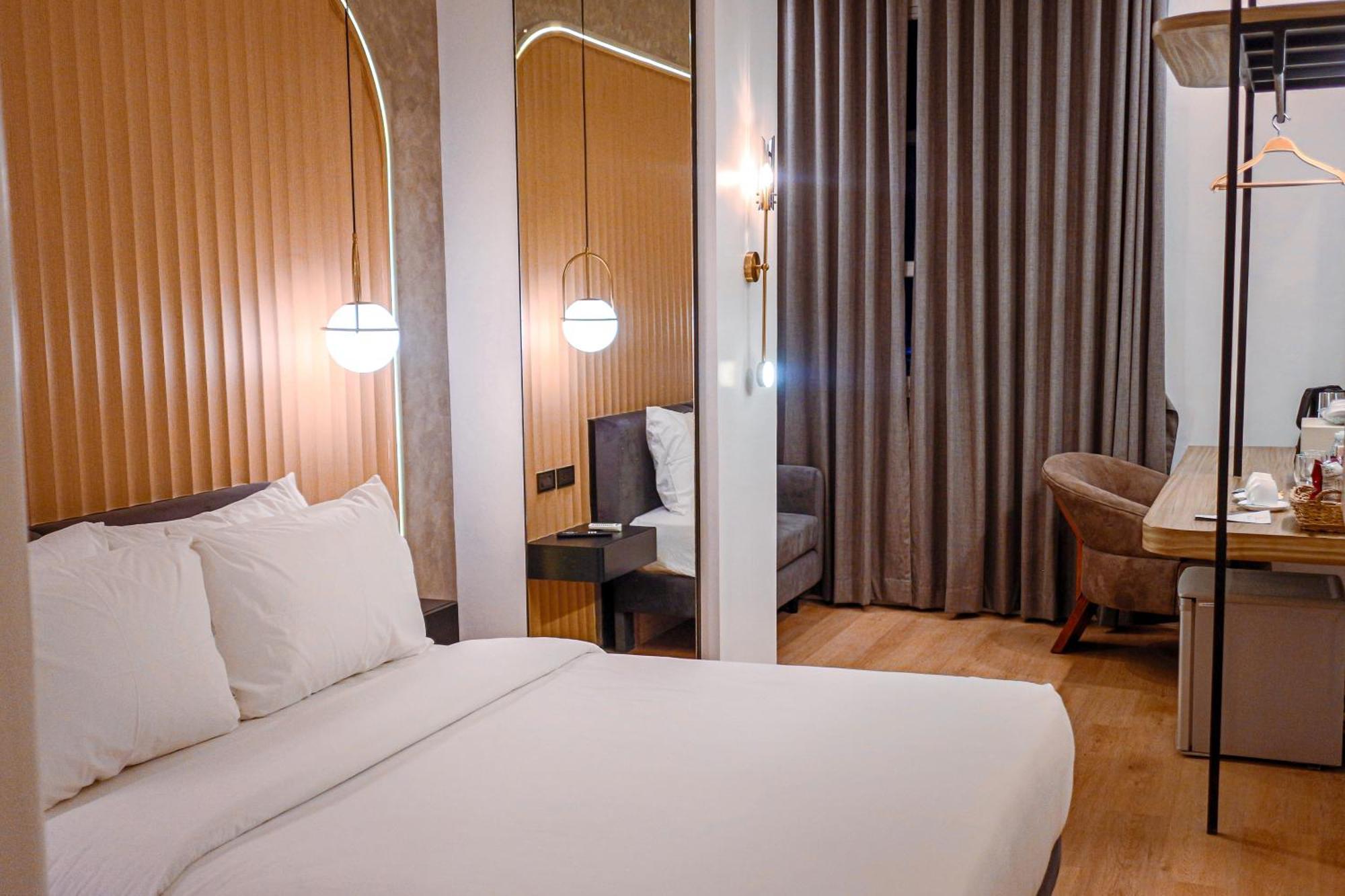 Azzurro Hotel Ángeles Extérieur photo