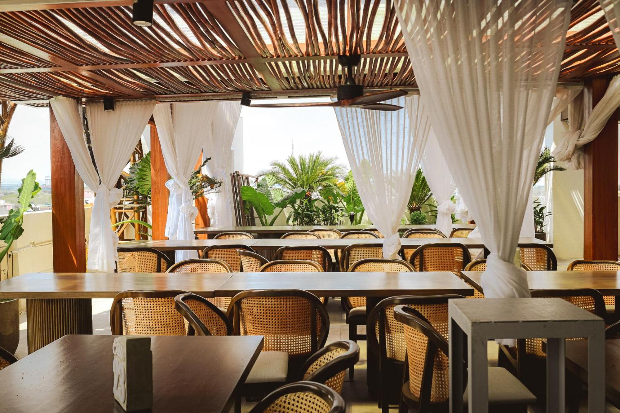 Azzurro Hotel Ángeles Extérieur photo