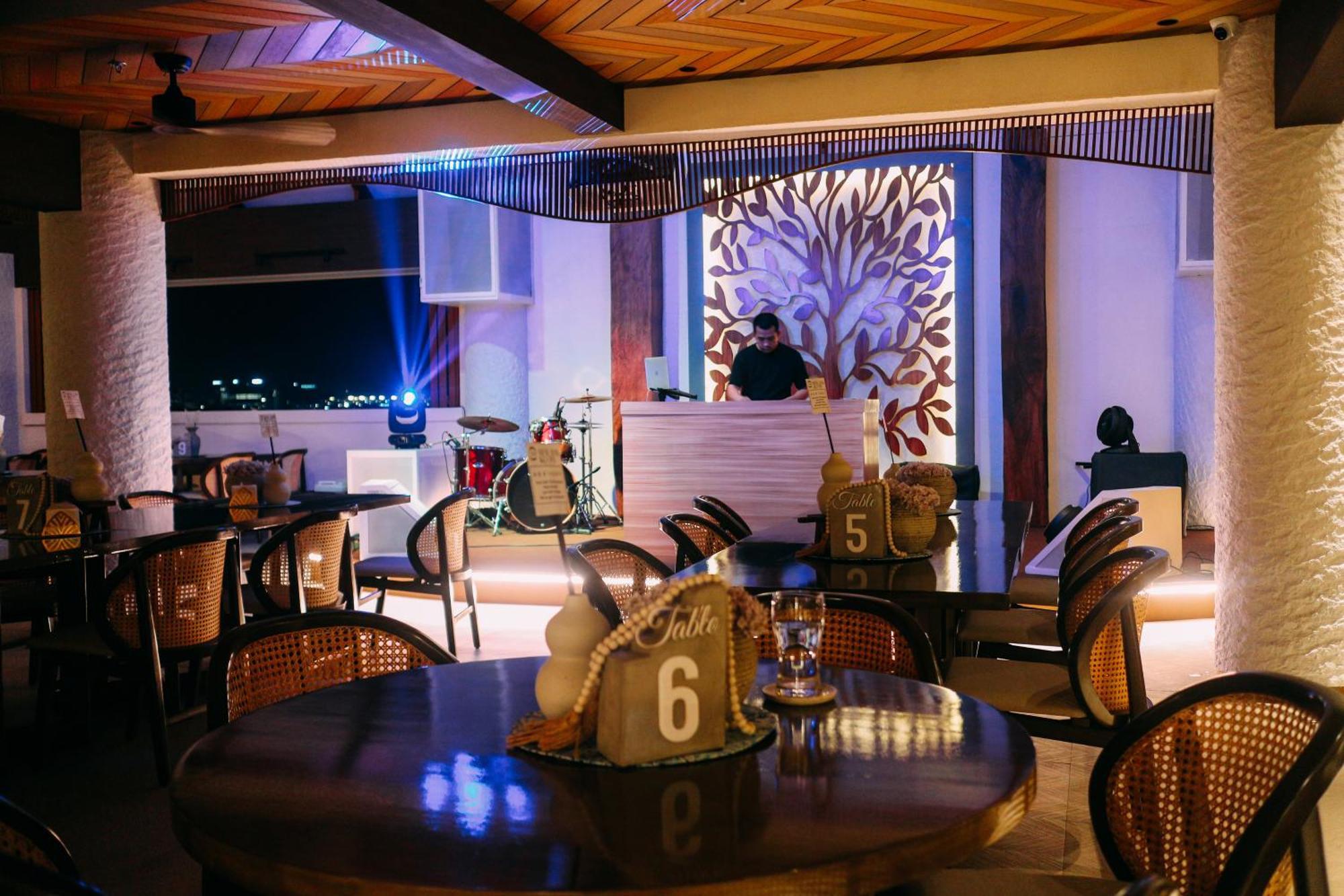 Azzurro Hotel Ángeles Extérieur photo