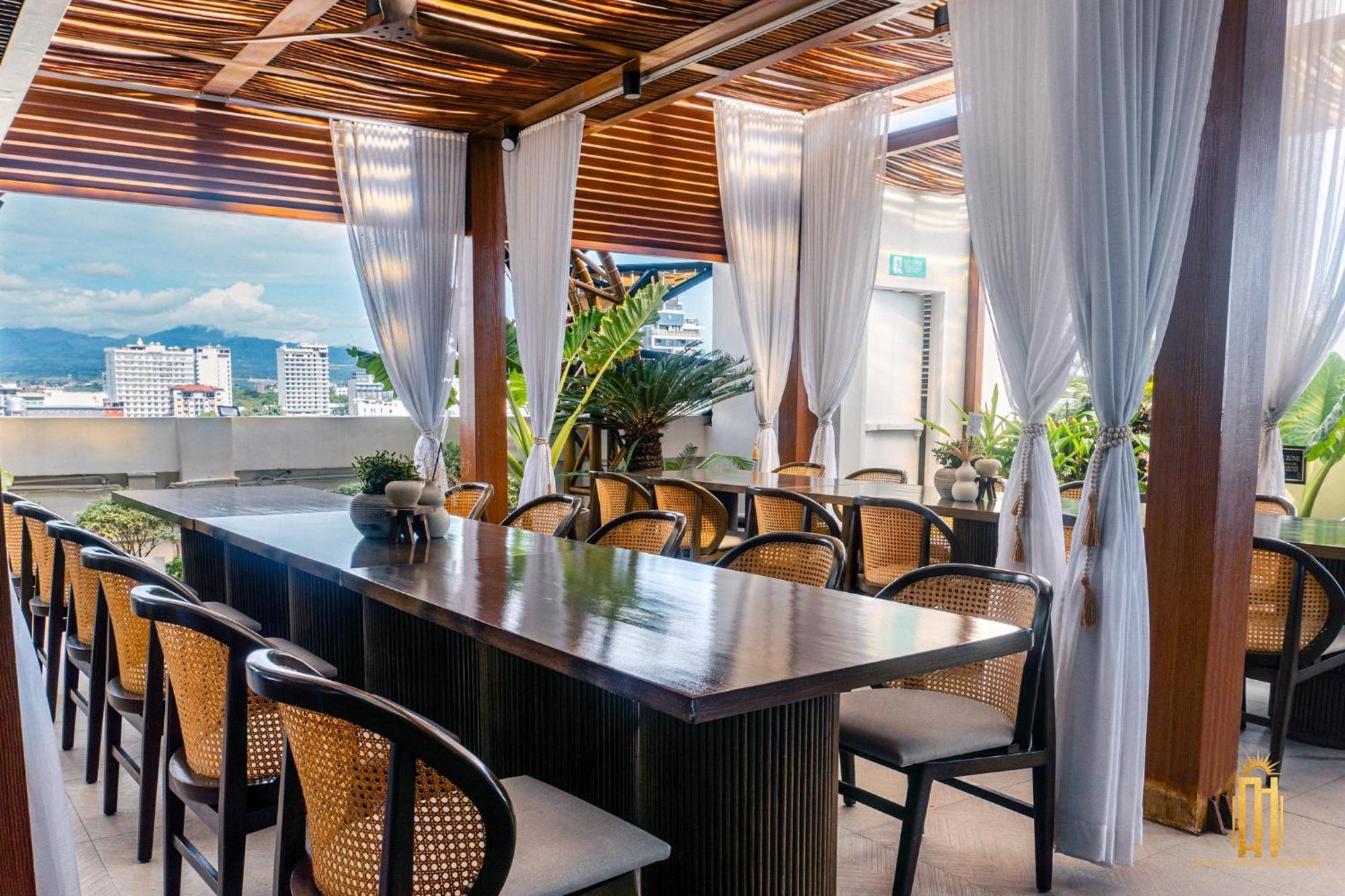 Azzurro Hotel Ángeles Extérieur photo